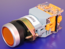 22mm ILLUM PUSHBUTTON AMBER, METALIC BEZEL, 1NO/1NC MOMENTARY, 24VAC/DC LED IP65